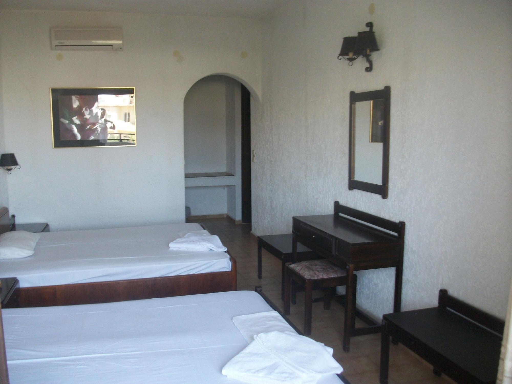 Efi Hotel Malia Exterior foto